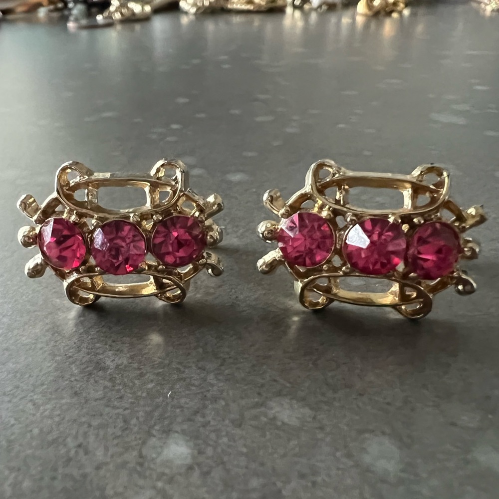 Vintage Pink and Gold Rhinestone Screw-back Earrings